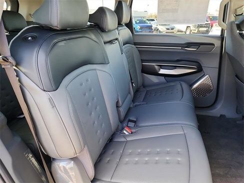 New 2026 Kia EV9 Wind image 18