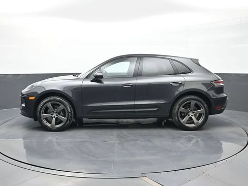 Certified 2025 Porsche Macan AWD/4WD image 2