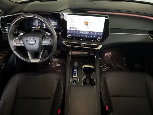 Used 2025 Lexus RX 350 AWD/4WD image 3
