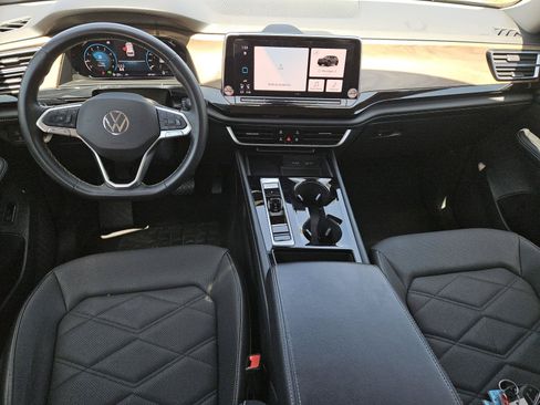 Used 2024 Volkswagen Atlas SE AWD/4WD image 13