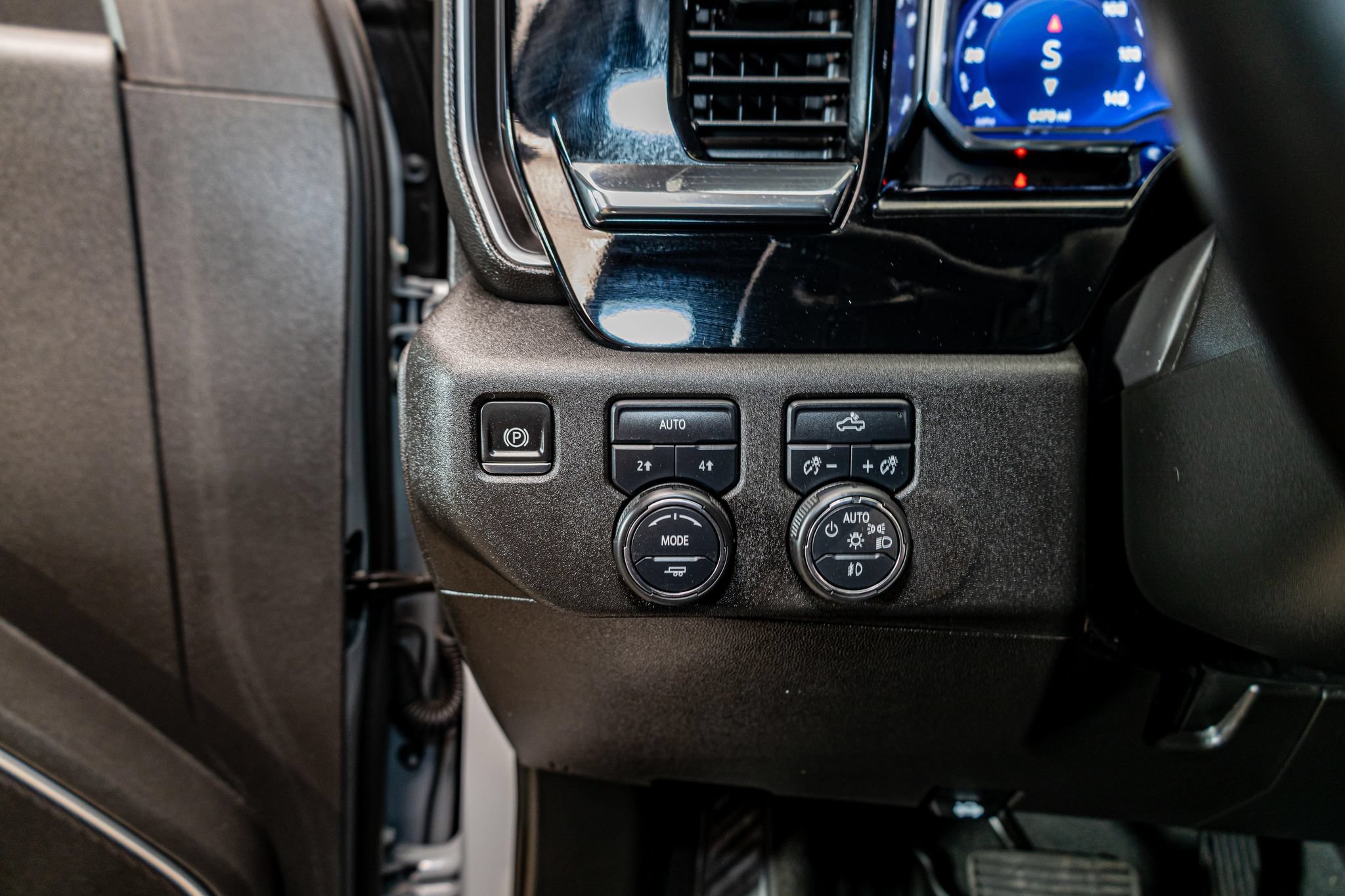 Used 2025 Chevrolet Silverado 1500 RST w/ All Star Edition Plus AWD/4WD image 21