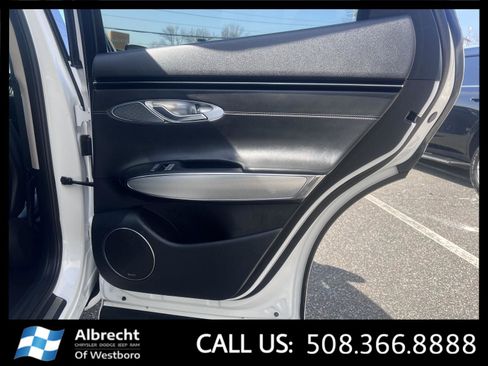 Used 2022 Genesis GV70 2.5T w/ Select Package AWD/4WD image 19