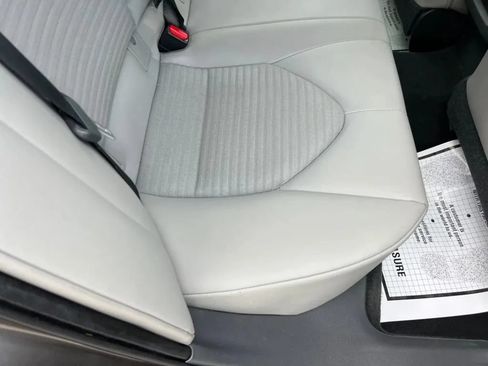 Used 2021 Toyota Camry SE w/ Convenience Package FWD image 19