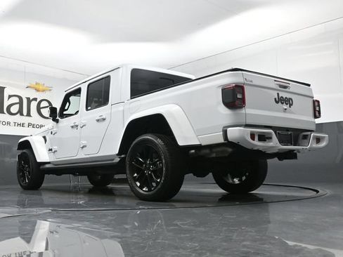 Used 2023 Jeep Gladiator Overland AWD/4WD image 5