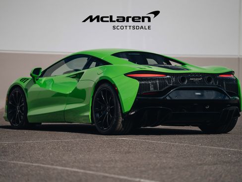 Used 2025 McLaren Artura image 7