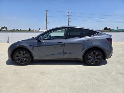Used 2023 Tesla Model Y Long Range AWD/4WD image 7