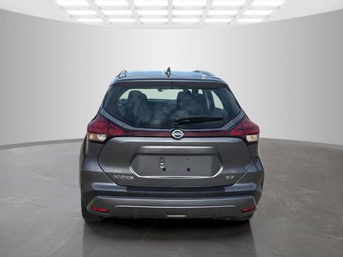 Used 2021 Nissan Kicks SV FWD image 7