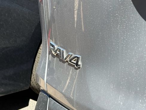 Used 2022 Toyota RAV4 XLE w/ XLE Grade Weather Package FWD image 13