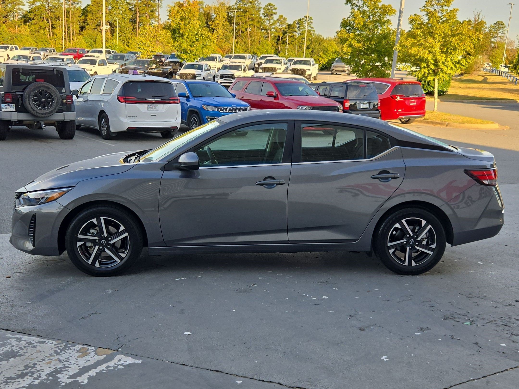 Used 2024 Nissan Sentra SV FWD image 4
