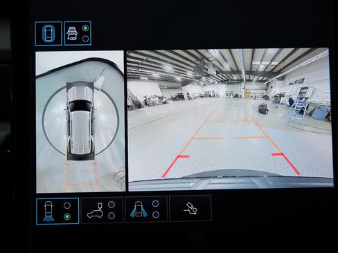 Used 2025 GMC Yukon Denali image 35