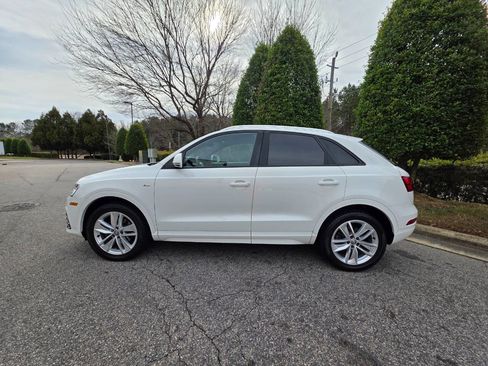 Used 2018 Audi Q3 2.0T Premium w/ Convenience Package image 4
