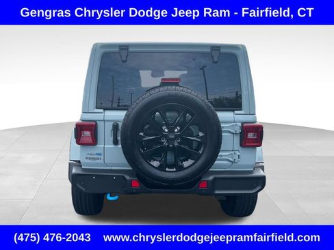 Used 2024 Jeep Wrangler Unlimited Sahara w/ Dual Top Group AWD/4WD image 6