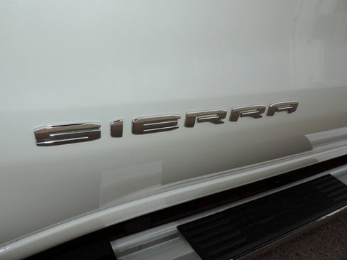 Certified 2023 GMC Sierra 1500 SLT image 16