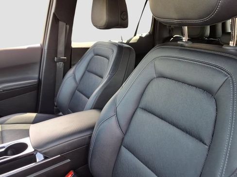 Used 2025 Chevrolet Equinox LT w/ Convenience Package II FWD image 11