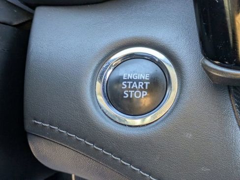 Used 2023 Toyota Highlander L image 19