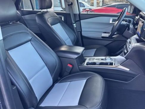 Used 2024 Ford Explorer XLT w/ Equipment Group 202A image 13