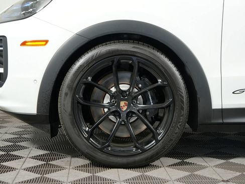 Certified 2025 Porsche Cayenne GTS AWD/4WD image 13