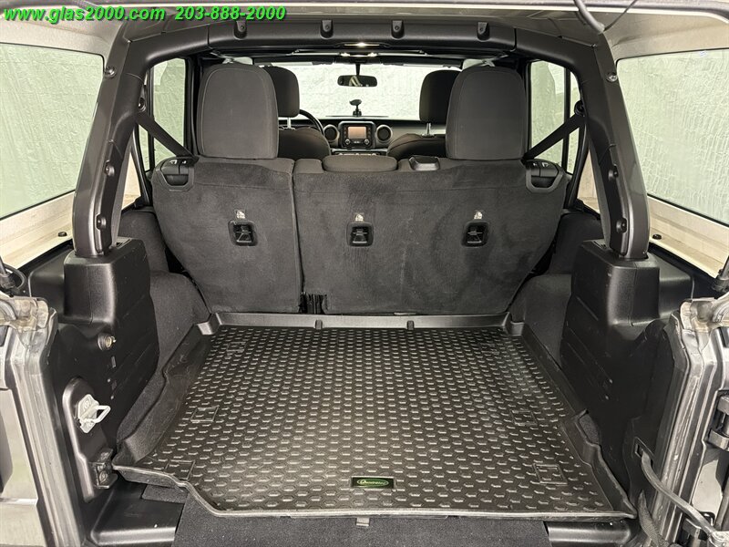 Used 2019 Jeep Wrangler Unlimited Sport S AWD/4WD image 15
