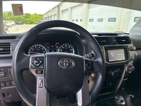 Used 2016 Toyota 4Runner SR5 AWD/4WD image 6