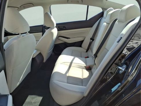 Used 2025 Nissan Altima 2.5 SV image 24