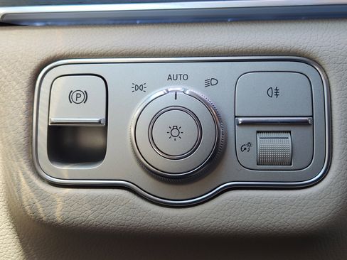 New 2026 Mercedes-Benz GLS 580 4MATIC image 22