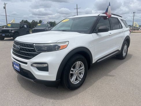 Used 2020 Ford Explorer XLT w/ Equipment Group 202A AWD/4WD image 1