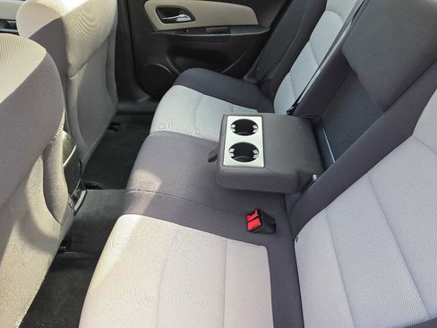 Used 2013 Chevrolet Cruze LS image 19