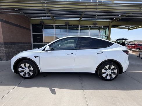 Used 2023 Tesla Model Y Long Range AWD/4WD image 7
