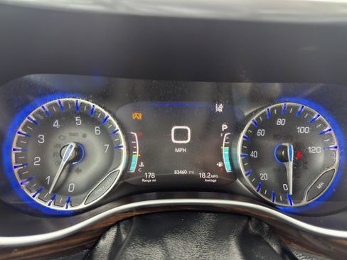 Used 2021 Chrysler Pacifica Limited w/ Premium & Safety Sphere Group AWD/4WD image 19