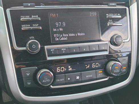Used 2018 Nissan Altima 2.5 SV FWD image 13
