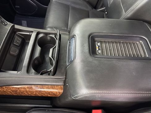 Used 2019 Chevrolet Suburban Premier w/ RST 6.2L Performance Edition image 43