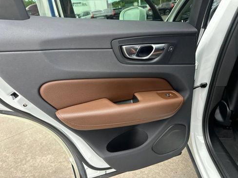 Used 2018 Volvo XC60 T6 Momentum w/ Advanced Package AWD/4WD image 35