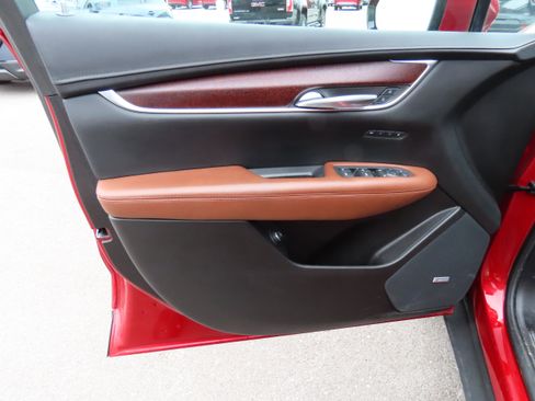 Used 2022 Cadillac XT5 Premium Luxury w/ Technology Package image 24