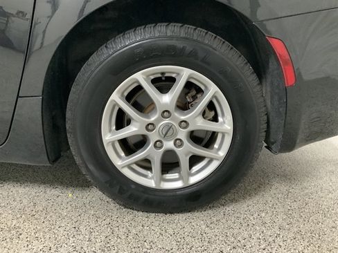 Used 2023 Chrysler Pacifica Touring-L FWD image 10