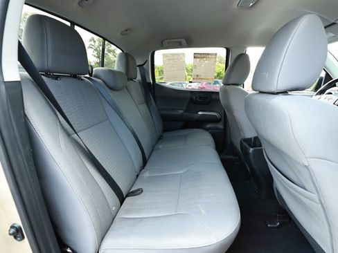 Used 2018 Toyota Tacoma SR5 RWD image 27
