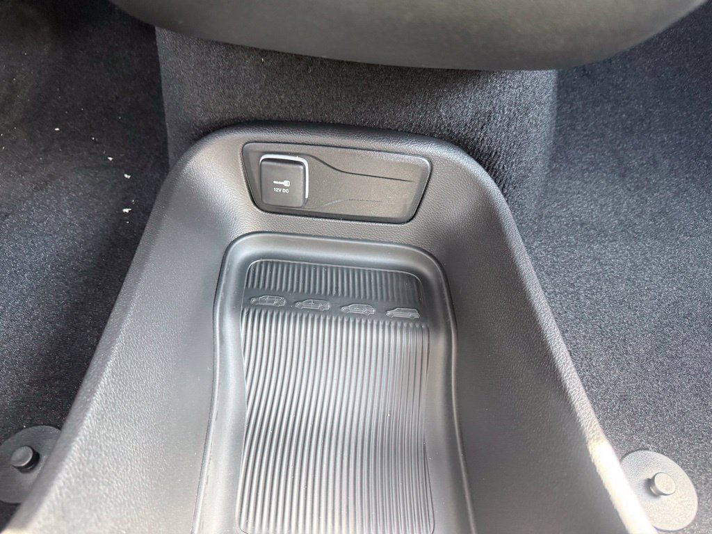 New 2027 Chrysler Pacifica Select w/ Family Tech Group FWD image 28
