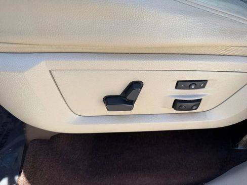 Used 2018 RAM 1500 Laramie w/ Convenience Group AWD/4WD image 18