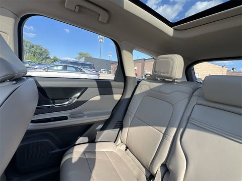 Certified 2022 Lincoln Corsair AWD w/ Premium Package image 12