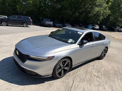 Certified 2025 Honda Accord Sport image 5