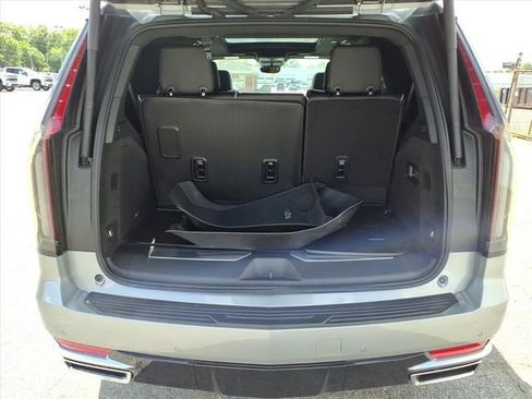 Used 2024 Cadillac Escalade Premium Luxury AWD/4WD image 10