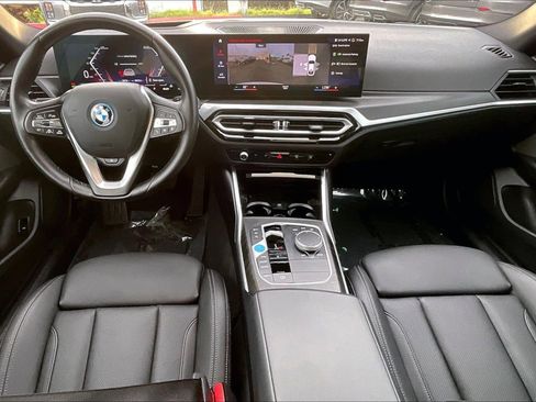 Used 2023 BMW i4 eDrive40 image 11