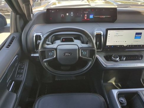 Used 2025 Ford Expedition Tremor AWD/4WD image 15