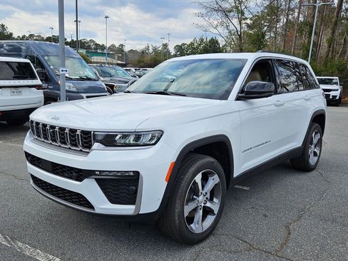 New 2026 Jeep Grand Cherokee Limited w/ Luxury Tech Group II image 3