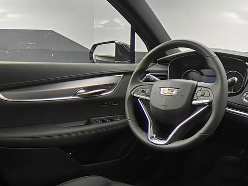 New 2025 Cadillac XT6 Luxury w/ LPO, Floor Liner Package image 9