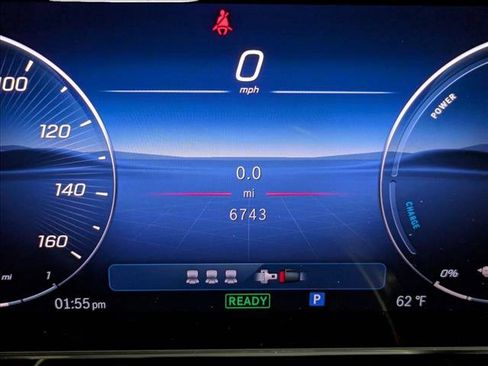 Used 2025 Mercedes-Benz GLC 350e 4MATIC image 11