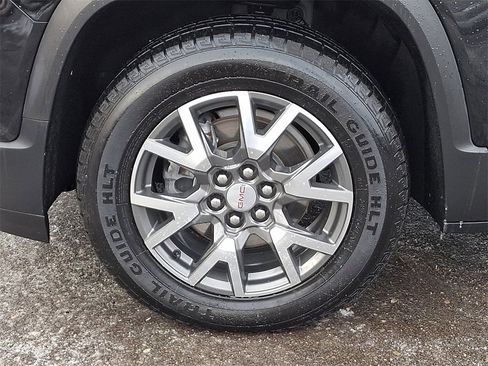 Used 2022 GMC Acadia SLE w/ Driver Convenience Package image 8