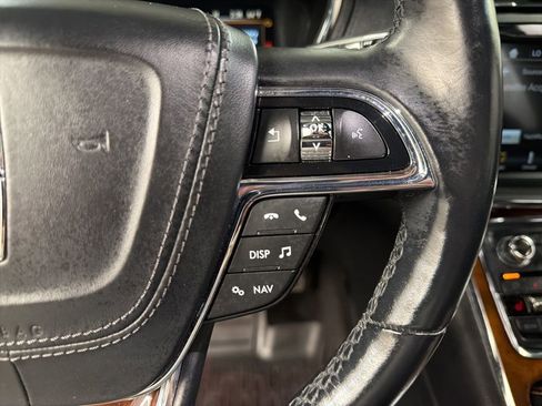 Used 2017 Lincoln Continental Reserve AWD/4WD image 18
