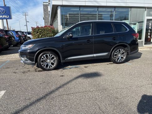 Used 2017 Mitsubishi Outlander SEL image 10