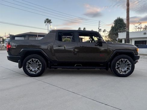 Used 2025 GMC Hummer EV 3X w/ LPO, Sport Package AWD/4WD image 6