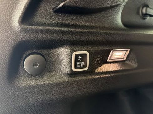 Used 2024 Jeep Grand Cherokee L Limited w/ Luxury Tech Group II AWD/4WD image 9